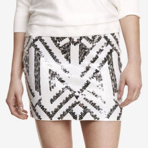 Express Art Deco Sequin Stetchy Mini Skirt in Ivory + Silver - Picture 5 of 7
